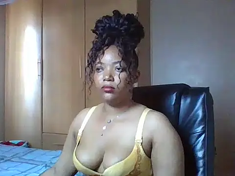 queenbebony élő XXX-chatje