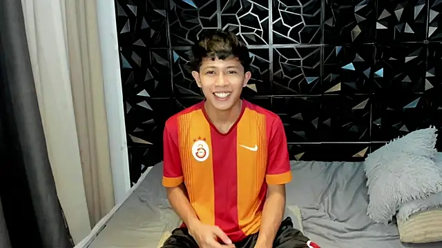 roberthugecock's Live XXX Chat