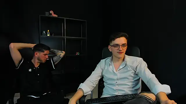 JonahShaw 即時 XXX 聊天