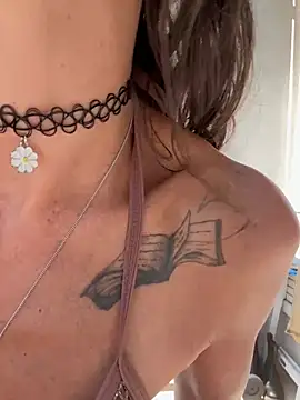 Lalla_Amani 现场XXX聊天