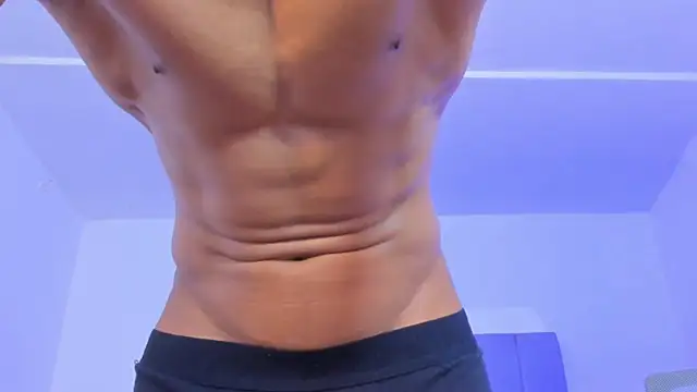 Adonys_Lewis_ Adlı Modelin Canlı XXX Sohbeti