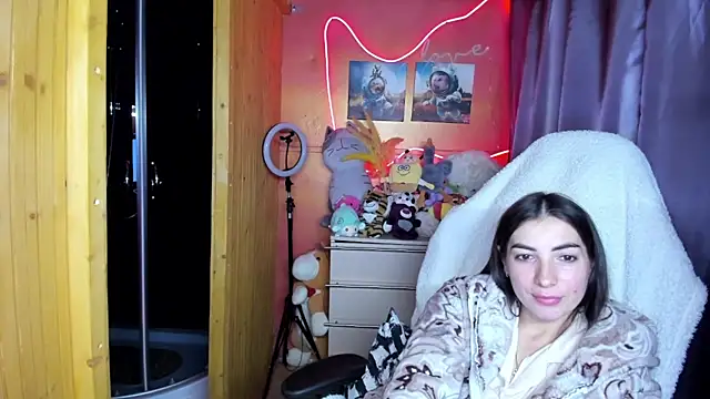 Fiery_Brunette_: онлайн-секс-чат