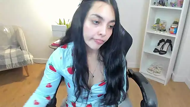 XXX chat uživo modela _BellaEvans_