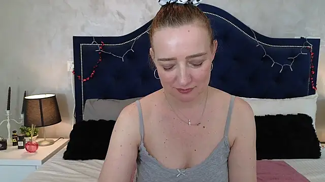 Blue_Angel_Sweet Adlı Modelin Canlı XXX Sohbeti