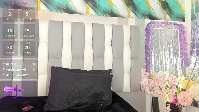 Chat +18 de IsaDiiaz ao vivo