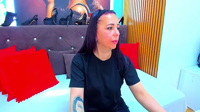 دردشة LauraSiin الجنسية المباشرة