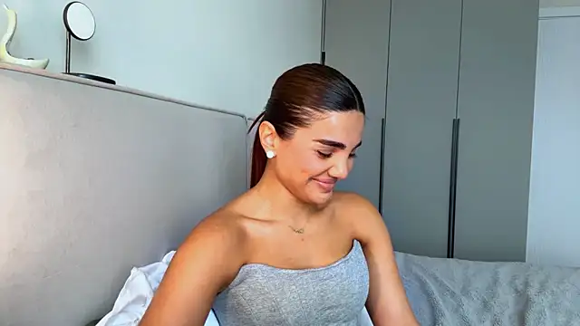 Онлайн чат XXX MelindaReny