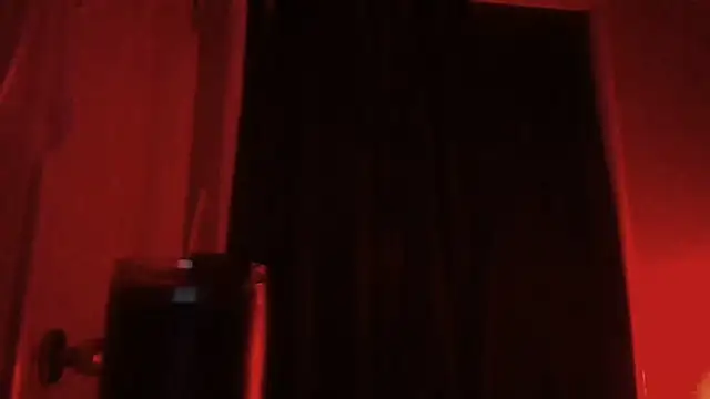 XXX chat uživo modela 1n0nlythroat