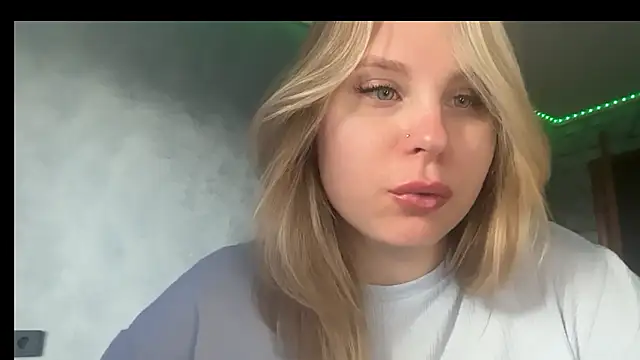 Thalia__Star 即時 XXX 聊天