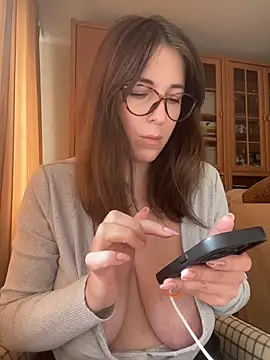 MommmyYummy 即時 XXX 聊天