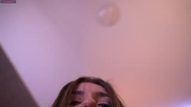 DeeptalkssのライブXXXチャット