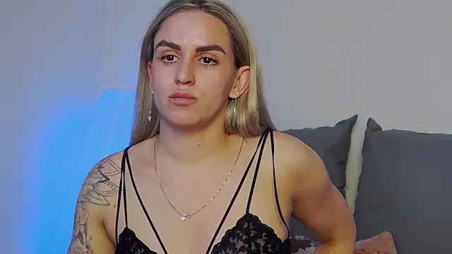 XXX chat uživo modela foxy_kimmi