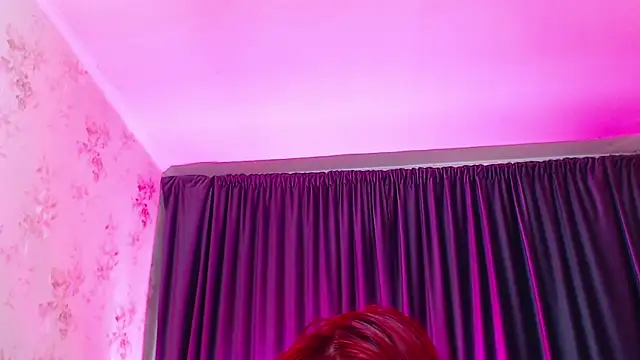 Nina_Blum_ Adlı Modelin Canlı XXX Sohbeti