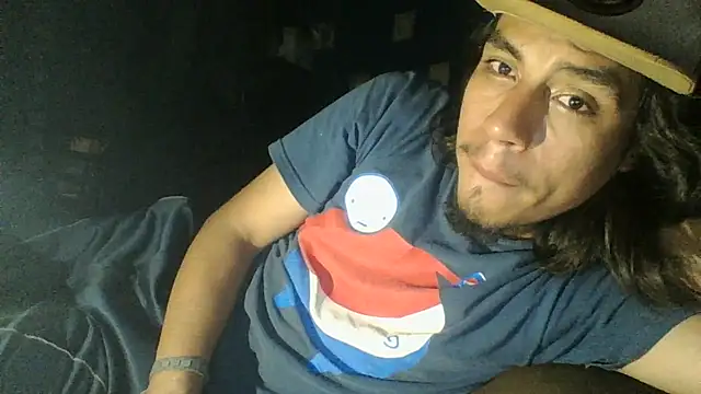 AlexAlejandro13 Show in webcam