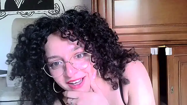 Emily_Posh Pertunjukan Webcam