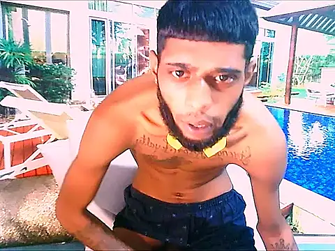 Show modela CharmingIndian1 na web-kameri