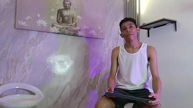 SKINNY_BOYXXX Adlı Modelin Web Kamerası Şovu