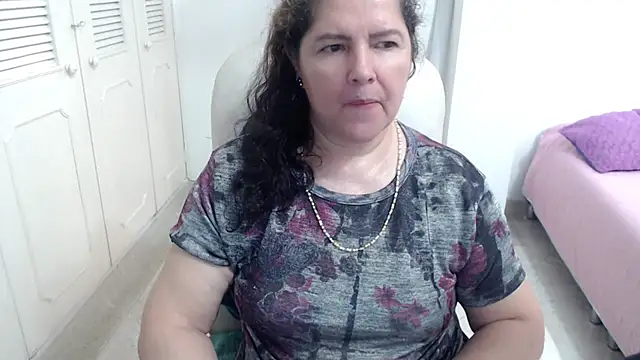 Chat +18 de leonela_69 ao vivo