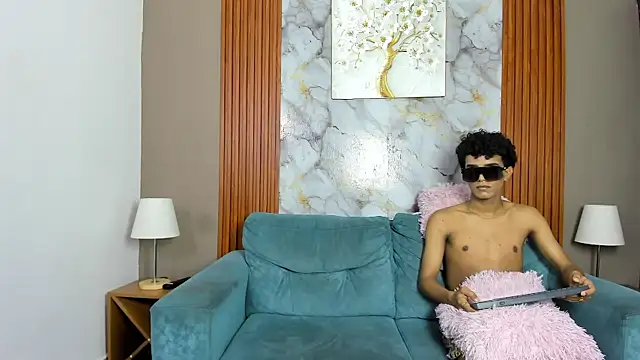 Webkamerová show VERY_HOT_GUYS