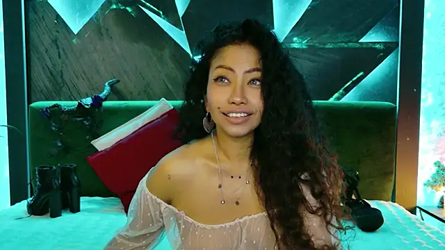 ElyaQuinn élő XXX-chatje