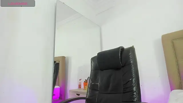 Adara_Ferrara Webcamshow