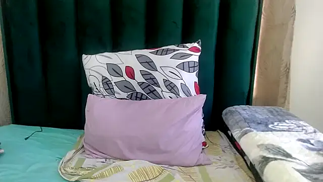 CaramelMelons78's Live XXX Chat