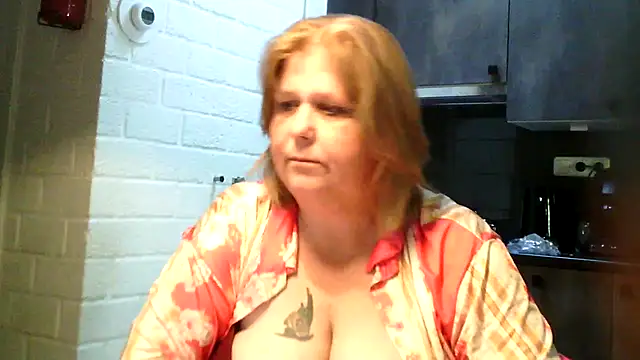 Sylviastar46 Webcam Show