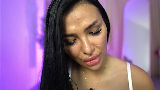 XXX chat uživo modela firesbomb777