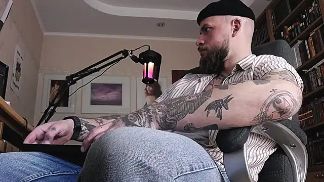 Вебкам-шоу FindomJason