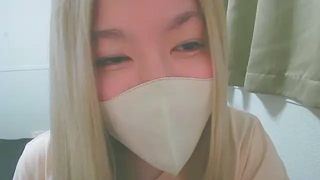 Remi_official 网络视讯表演