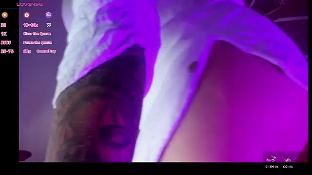 lucy_beatifull élő XXX-chatje