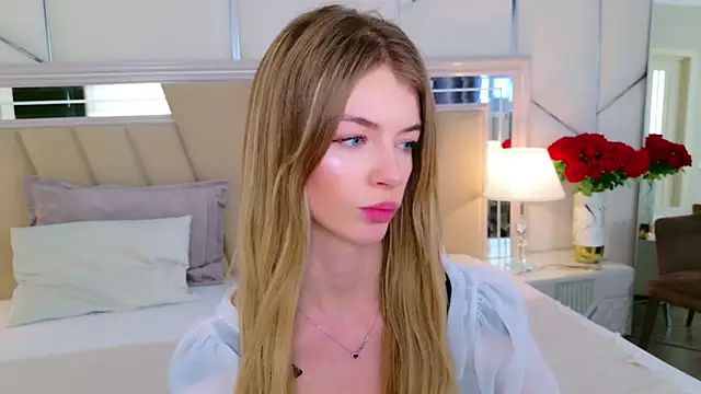 MeganMour élő XXX-chatje