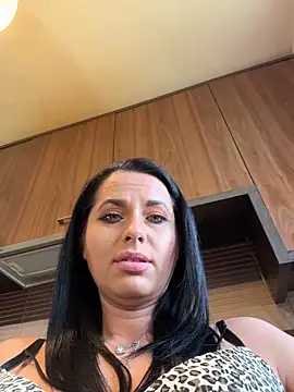 Chat XXX en directo de Hotmomcheckk_