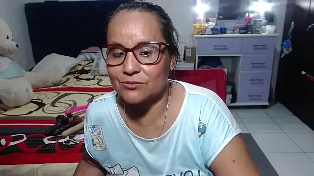 pervert_mommy_'s Live XXX Chat