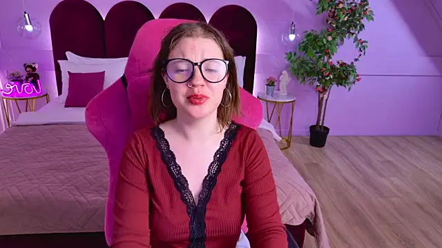 AlmaSound live XXX chat