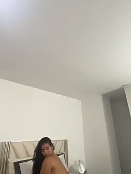 ZaraReyes webcam show