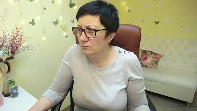 EmilyL0ve – Live XXX-chat