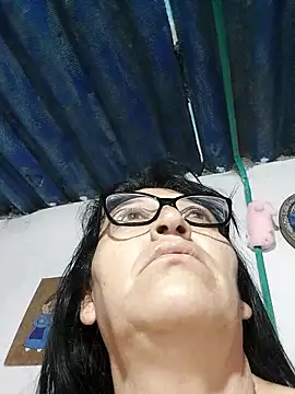 clarita_01 লাইভ XXX চ্যাট