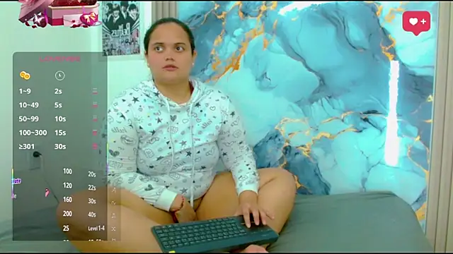 brunnette_hot 现场XXX聊天