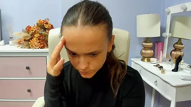 dirtyxEmily Adlı Modelin Canlı XXX Sohbeti