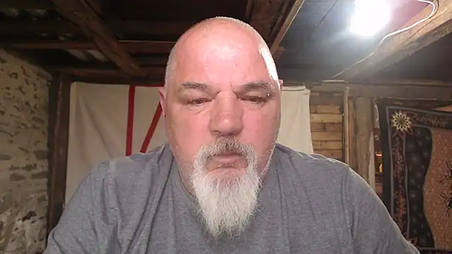 Newfiesausage1972 Live XXX-Chat