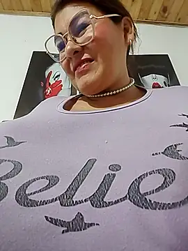 AlexxiaaMat 即時 XXX 聊天