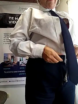 Valentina--1: онлайн-секс-чат