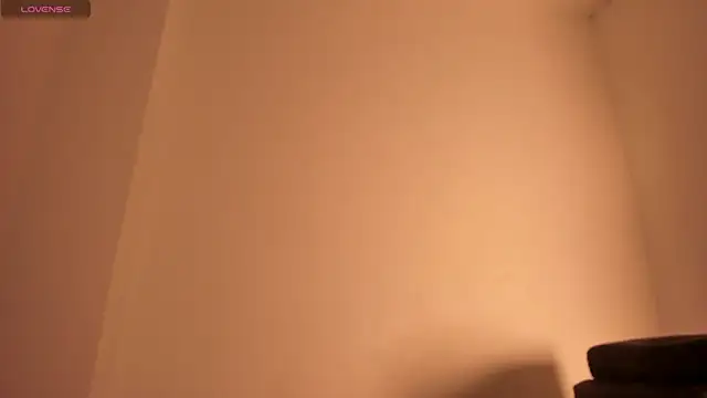 Mia_for_you_lovee: διαδικτυακό σόου στην κάμερα