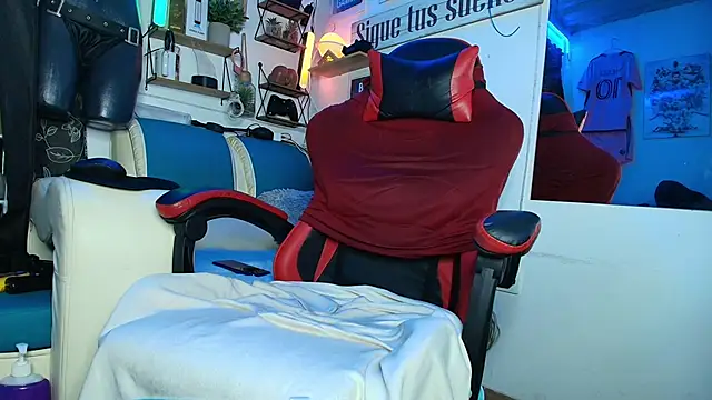 Leenar_Key Chat XXX in diretta