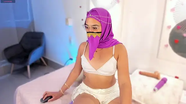 Онлайн чат XXX LaylaTemptMe