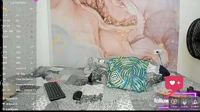 lunna_noir élő XXX-chatje