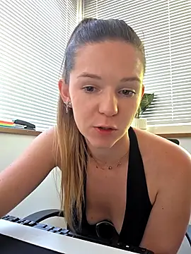 Show de lucie_mehott na webcam