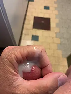 mikiss789 Show in webcam