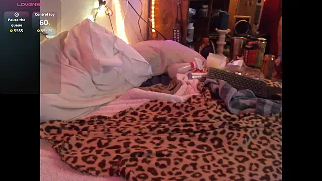 Pussyeat2please's Live XXX Chat